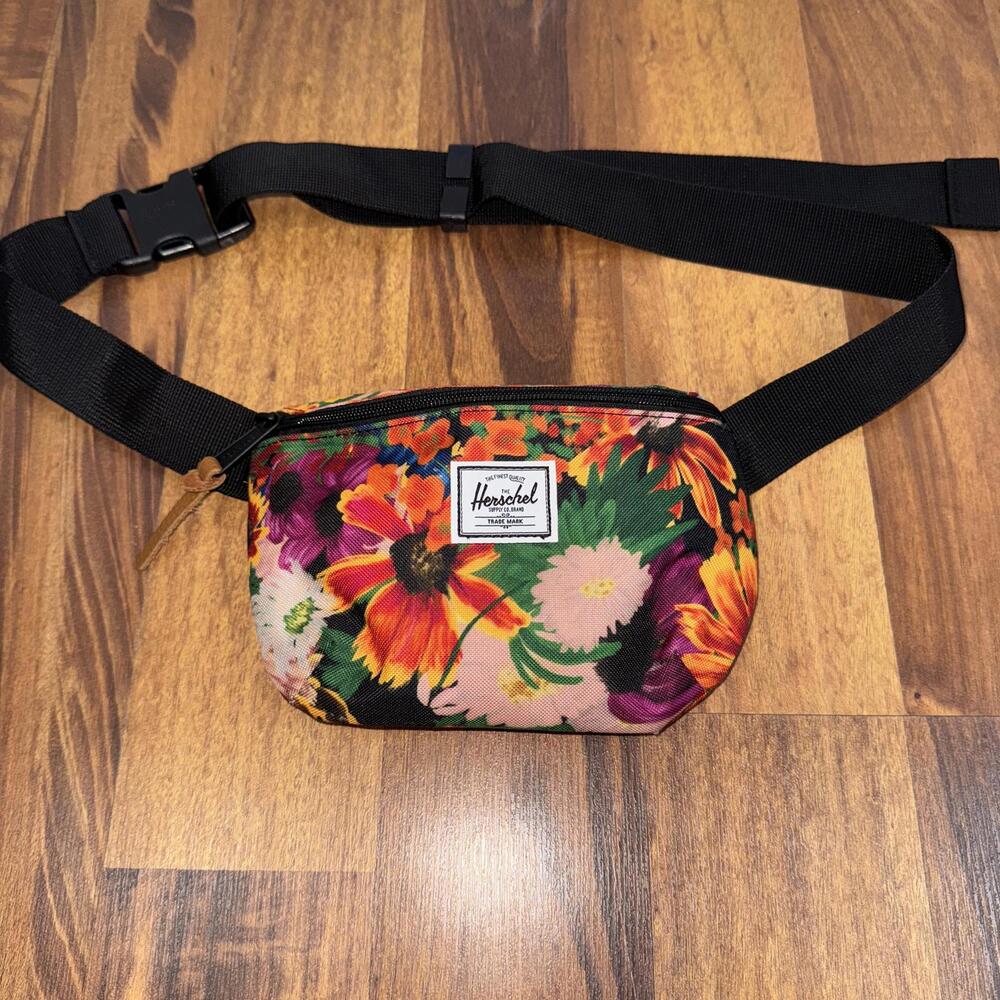 Herschel Supply Co. Canvas Bag/Fanny Pack - Picture 2 of 7